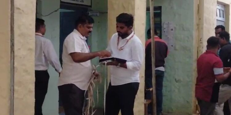 ಲೋಕಾಯುಕ್ತರ ಬಲೆಗೆ ಬಿದ್ದ ಹೆಸ್ಕಾಂ ಗುತ್ತಿಗೆದಾರ